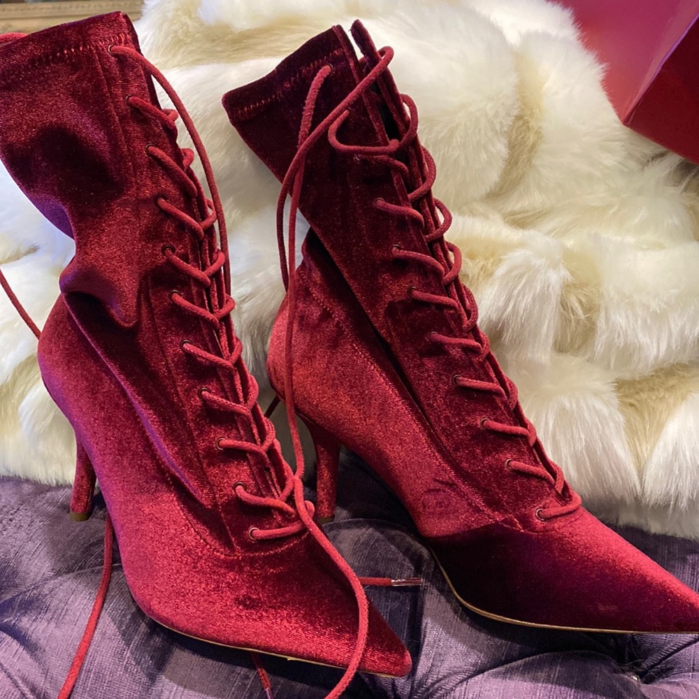 YEEZY Season 5 lace up booties size 36.5 NWT